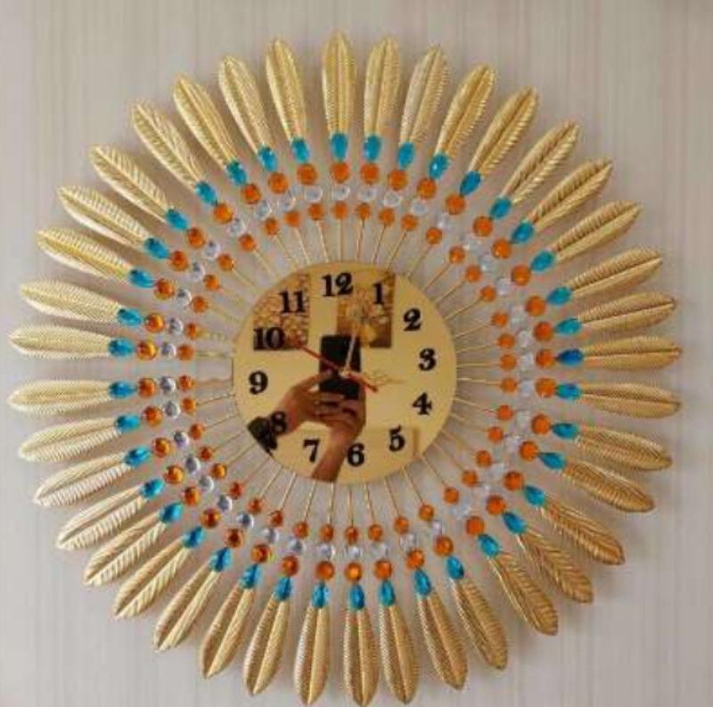 Designer Round Shaped Metal Wall Clock